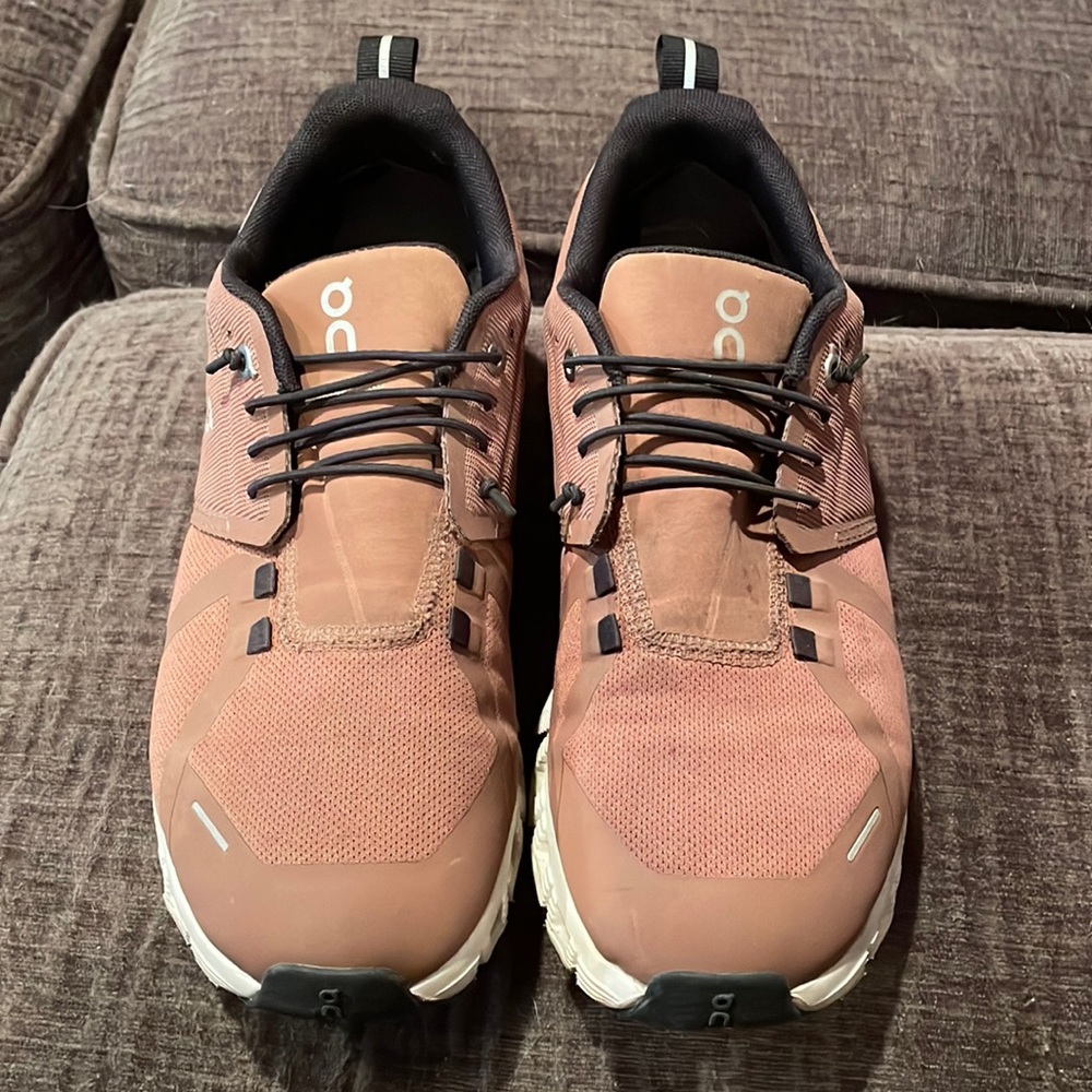 Womens OnCloud shoes